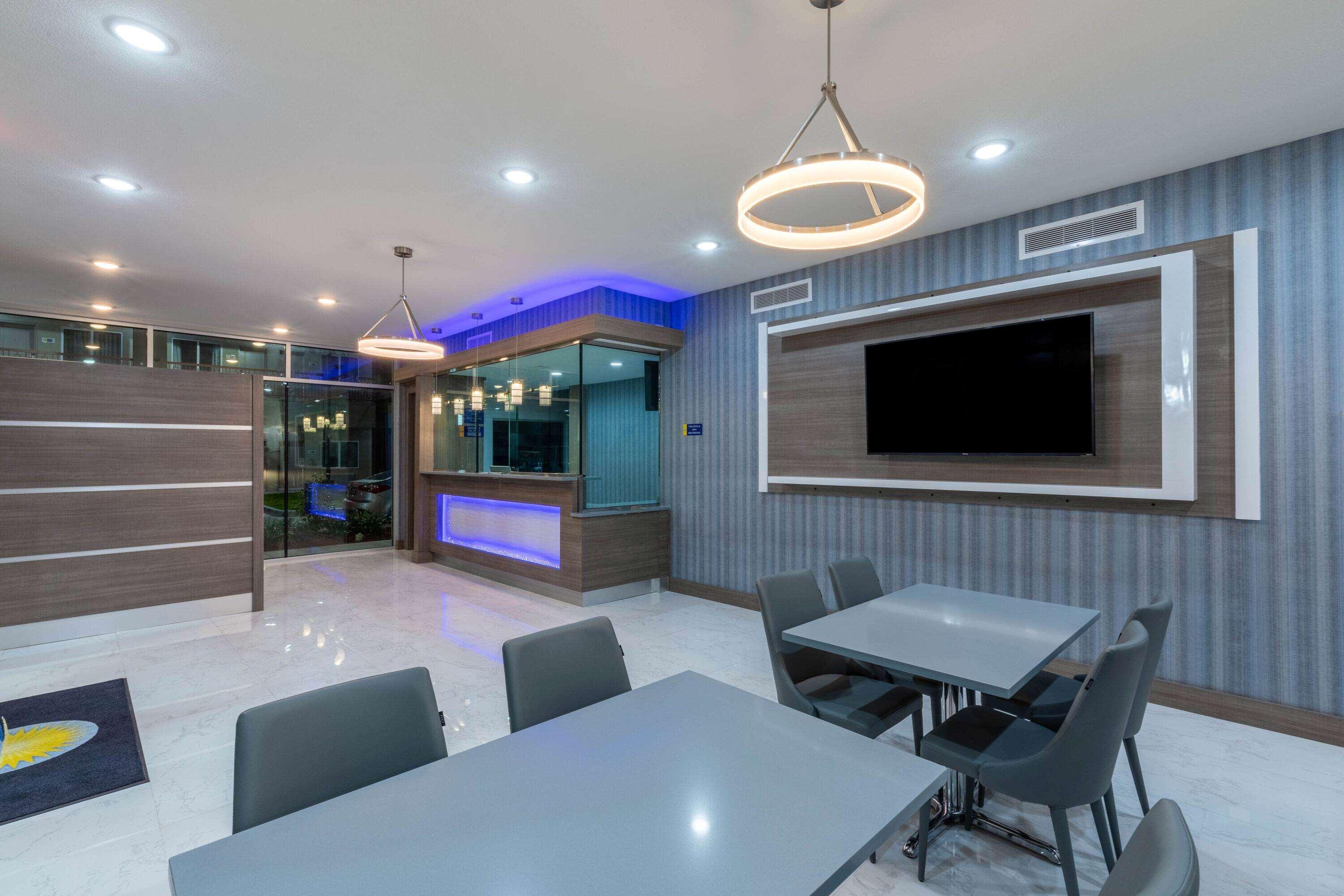 Days Inn & Suites By Wyndham Downtown/University Of هيوستن المظهر الخارجي الصورة
