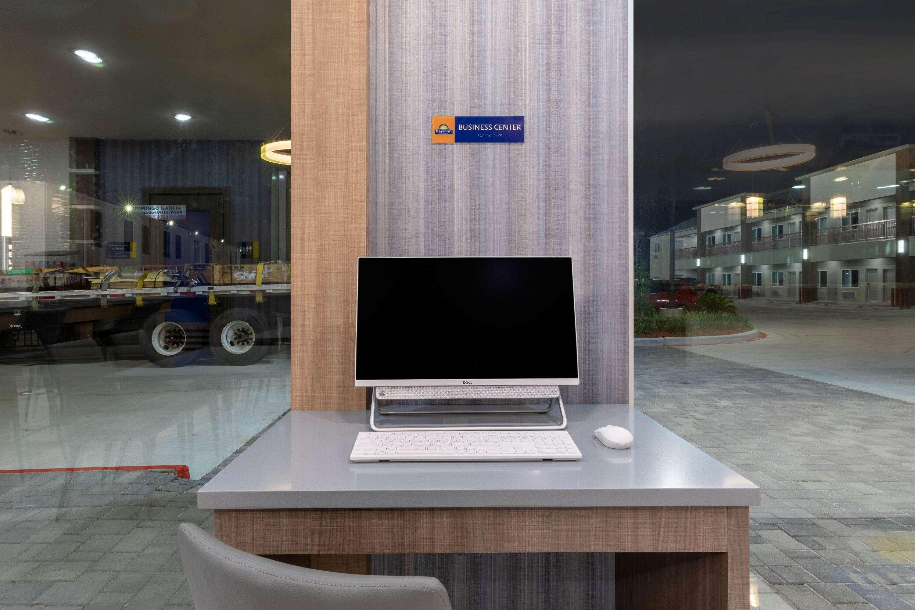 Days Inn & Suites By Wyndham Downtown/University Of هيوستن المظهر الخارجي الصورة